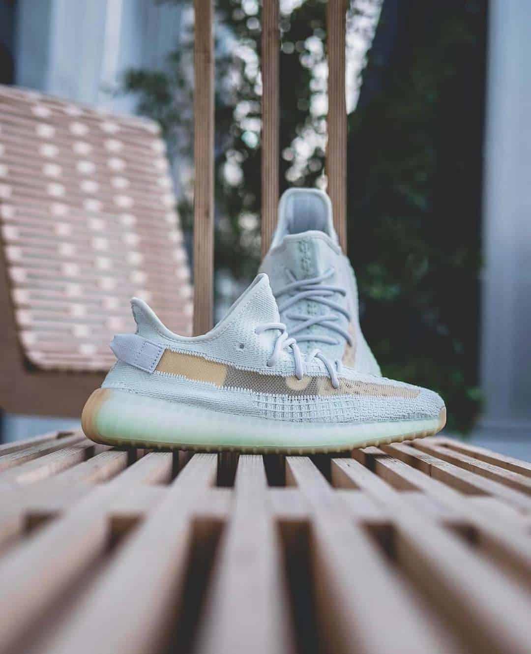 YEEZY BOOST 350 V2 'HYPERSPACE'
